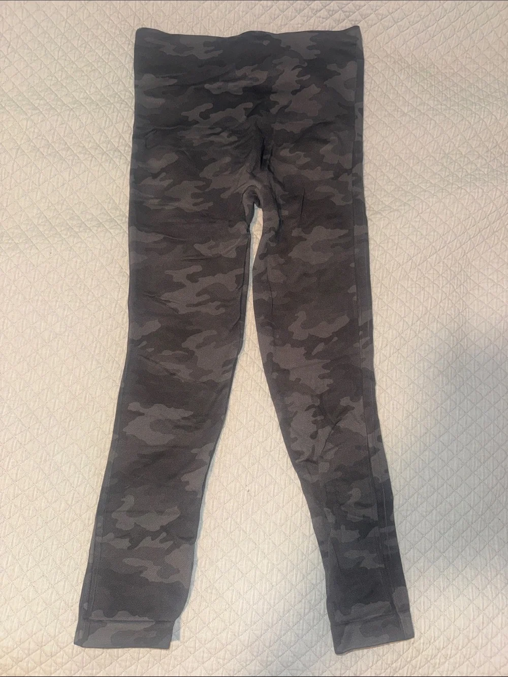 Spanx Women’s Cropped Camo Print Athletic Leggings